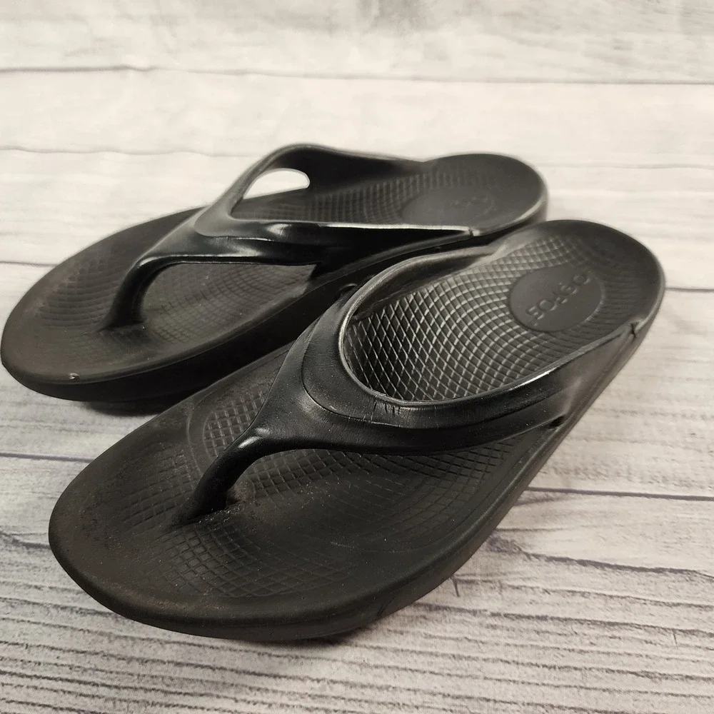 OOFOS OOriginal Recovery Sandals Womens 6 Black Thong Flip Flops